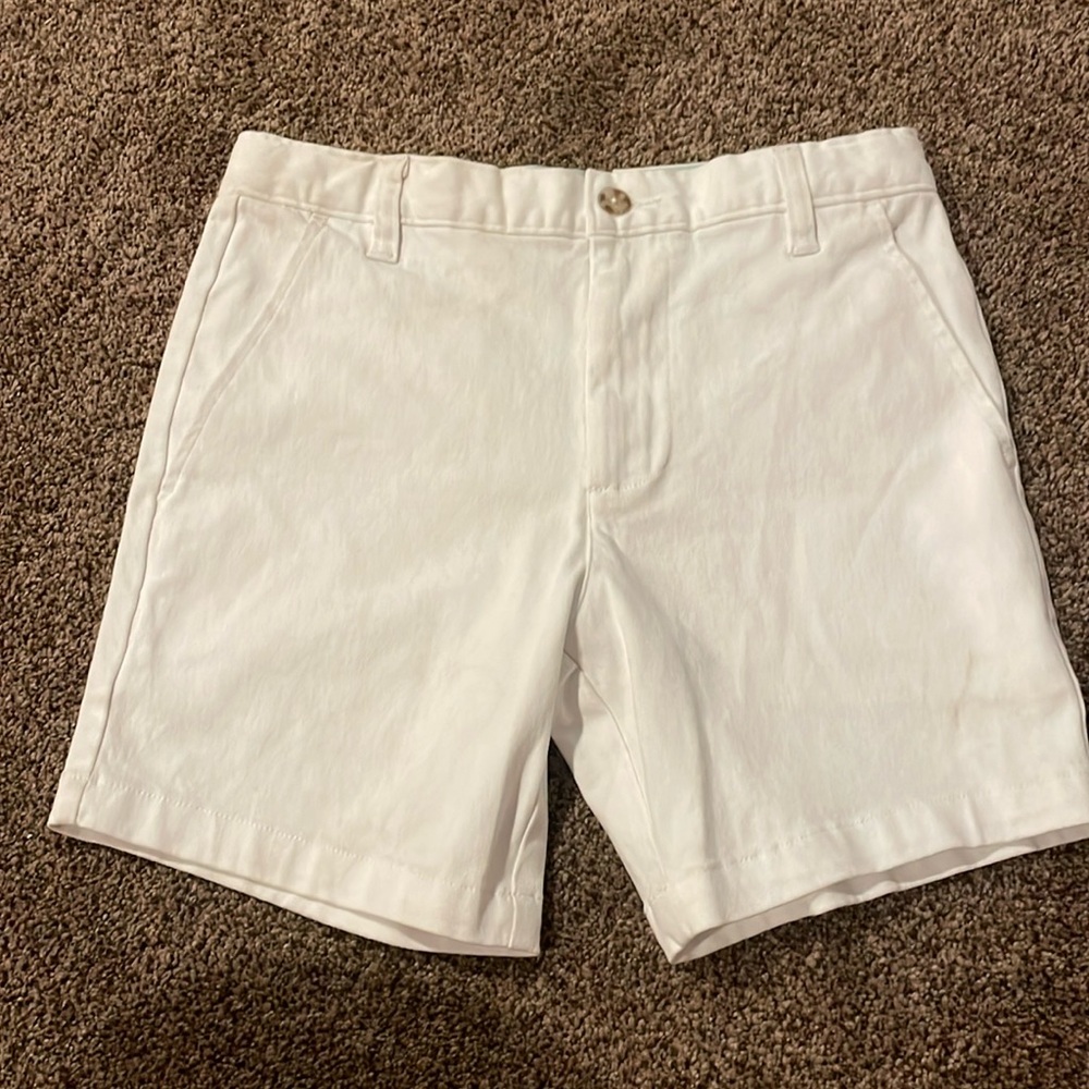 White modern fit shorts